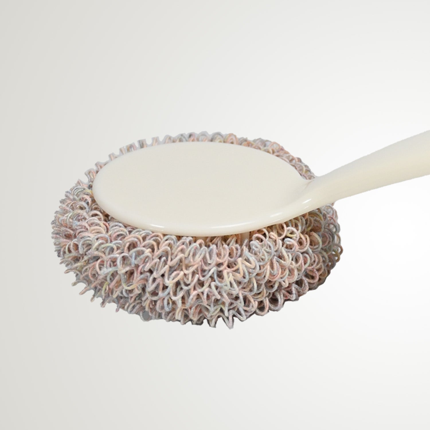 Long-handled cleaning brush with extra head for kitchen use Long-handled cleaning brush with extra head for kitchen use